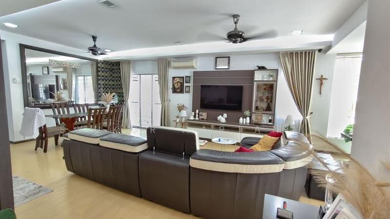 Rumah Teres 2-Tingkat untuk Dijual di Sunway Kayangan (Shah Alam) - Syukor Hartanah - Living Room - PropertyGuru.com.my