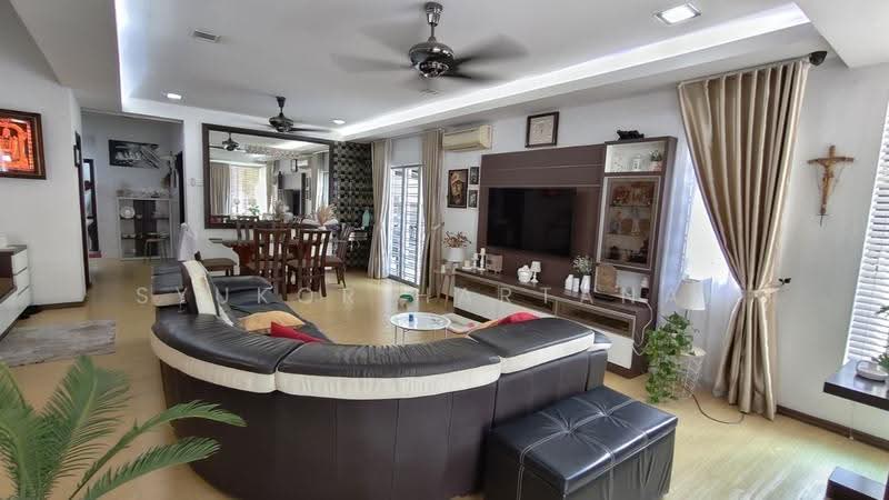 Rumah Teres 2-Tingkat untuk Dijual di Sunway Kayangan (Shah Alam) - Syukor Hartanah - Living Room - PropertyGuru.com.my