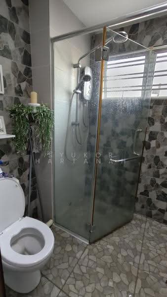Rumah Teres 2-Tingkat untuk Dijual di Sunway Kayangan (Shah Alam) - Syukor Hartanah - Bathroom - PropertyGuru.com.my