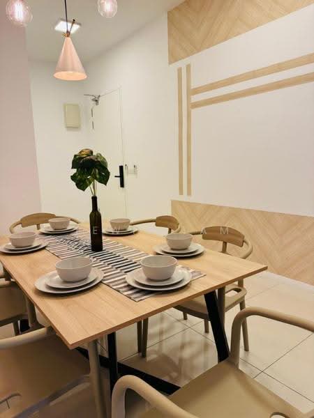 Kediaman Servis untuk Dijual di Serviced Residence @ Fera Residence @ The Quartz WM - Lewis Tam - Dining Room - PropertyGuru.com.my
