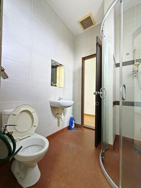 2-storey Terraced House for Sale in Meru Desa Park (Chemor) - Qazin Khoo - Bathroom - PropertyGuru.com.my