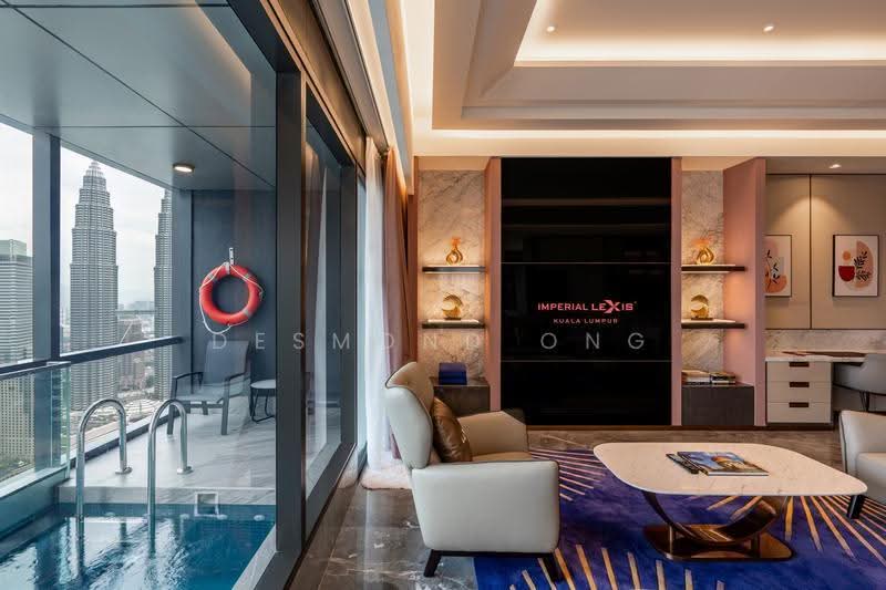 Kediaman Servis untuk Dijual di Imperial Lexis - Desmond Ong - Living Room & Pool Deck - PropertyGuru.com.my
