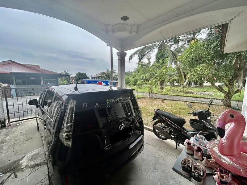 1-storey Terraced House for Sale in Taman Nakhoda (Telok Panglima Garang) - Firdaus Husin - Exterior - PropertyGuru.com.my