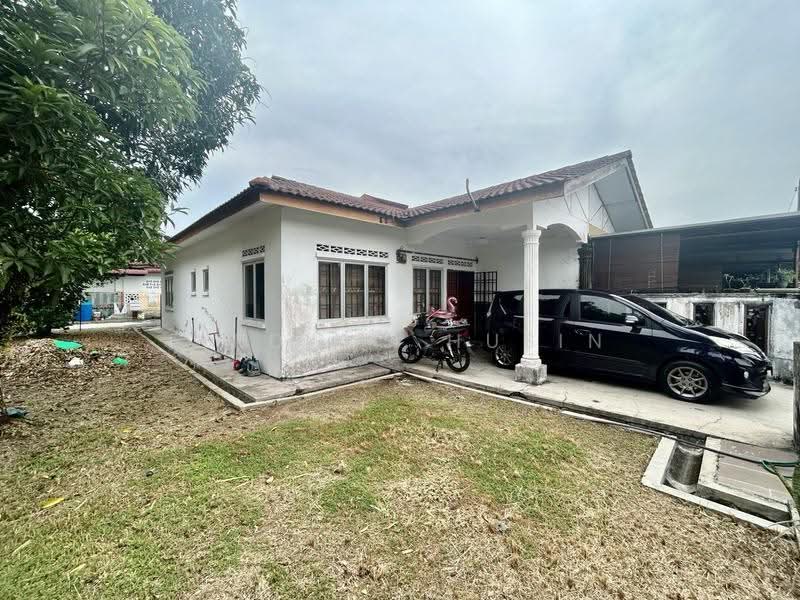 1-storey Terraced House for Sale in Taman Nakhoda (Telok Panglima Garang) - Firdaus Husin - PropertyGuru.com.my