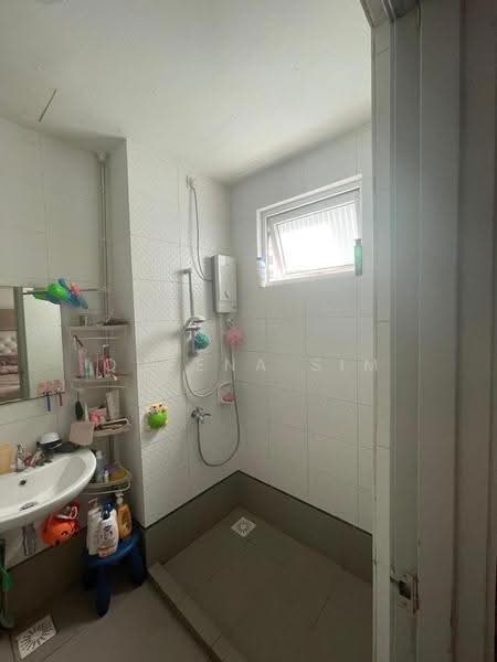 Kediaman Servis untuk Dijual di Seasons Amara Larkin - Queena Sim - Bathroom - PropertyGuru.com.my