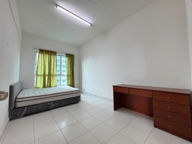 Kondominium untuk Dijual di The Golden Triangle Condominium - Danny Lim - Bedroom - PropertyGuru.com.my