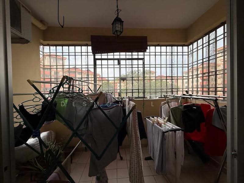 Pangsapuri untuk Dijual di Villa Bestari Apartment - Desmond Lee - Balcony - PropertyGuru.com.my