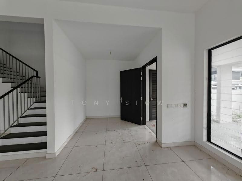 Semi-Detached House for Sale in U16, Elmina Gardens (Shah Alam) - Tony Siow - Entrance - PropertyGuru.com.my
