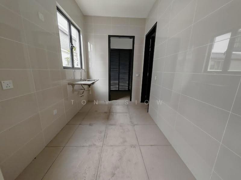 Semi-Detached House for Sale in U16, Elmina Gardens (Shah Alam) - Tony Siow - Kitchen - PropertyGuru.com.my
