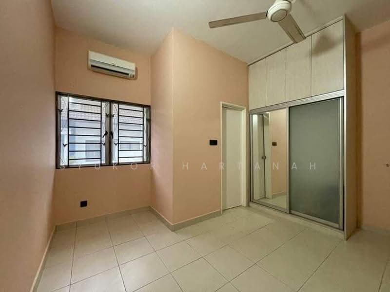 2-storey Terraced House for Sale in Shah Alam (Selangor) - Syukor Hartanah - Bedroom - PropertyGuru.com.my