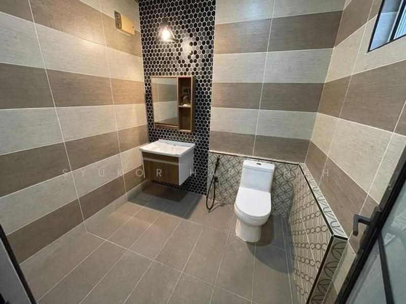 2-storey Terraced House for Sale in Shah Alam (Selangor) - Syukor Hartanah - Bathroom - PropertyGuru.com.my