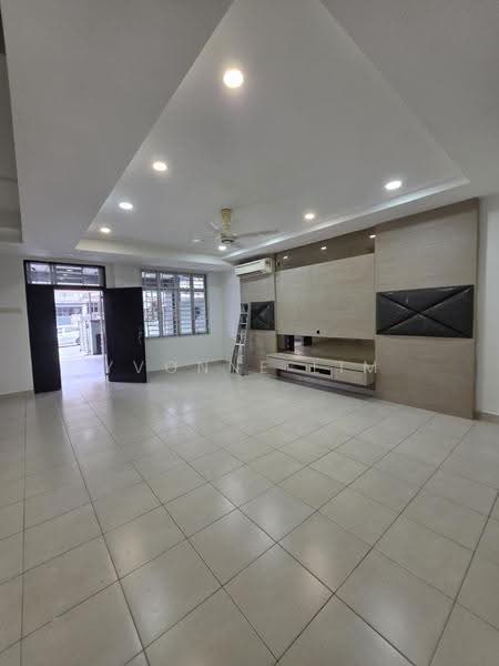 2-storey Terraced House for Sale in Taman Bukit Tiram (Ulu Tiram) - Yvonne Lim - Living Room - PropertyGuru.com.my