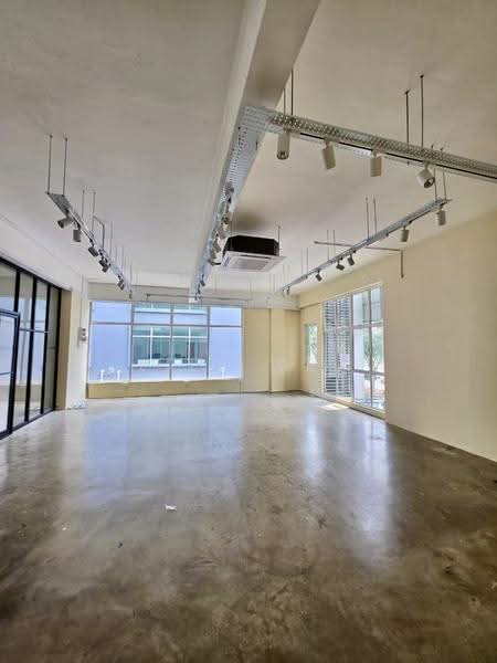 Shop / Office untuk Disewa di Pusat Perdagangan Danga Utama (Johor Bahru) - Lily Wee - Interior - PropertyGuru.com.my
