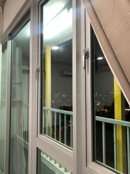 Kediaman Servis untuk Dijual di i-SOHO @ i-City - Jason Ooi - Balcony - PropertyGuru.com.my