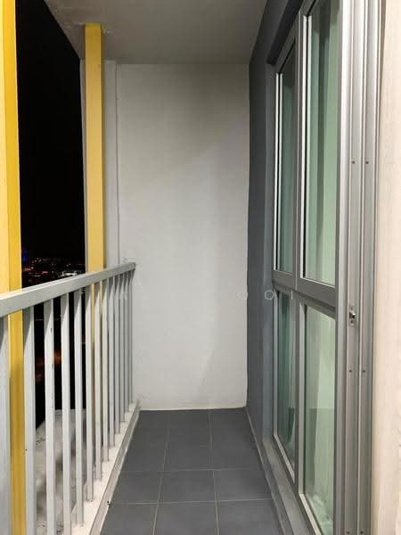 Kediaman Servis untuk Dijual di i-SOHO @ i-City - Jason Ooi - Balcony - PropertyGuru.com.my