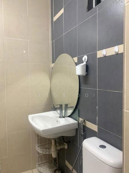 Kediaman Servis untuk Dijual di i-SOHO @ i-City - Jason Ooi - Bathroom - PropertyGuru.com.my