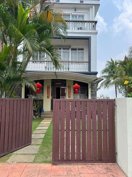 Townhouse for Sale in Kajang (Selangor) - Wan Hilmi - Exterior - PropertyGuru.com.my