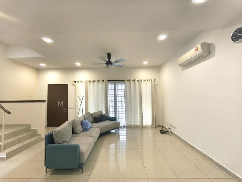 2-storey Terraced House for Sale in Telok Panglima Garang (Selangor) - Michelle Lee - Living Room - PropertyGuru.com.my