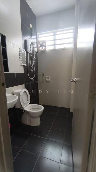 1-storey Terraced House for Sale in Bandar Putra Kulai (Kulai) - Cindy Lim - Bathroom - PropertyGuru.com.my