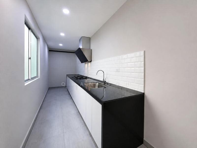 3-storey Terraced House for Sale in Minden Heights (Gelugor) - Qyan Goh - Kitchen - PropertyGuru.com.my