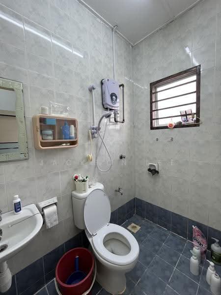 2-storey Terraced House for Sale in Bandar Bukit Tinggi 2 (Klang) - Jackson Lee - Bathroom - PropertyGuru.com.my