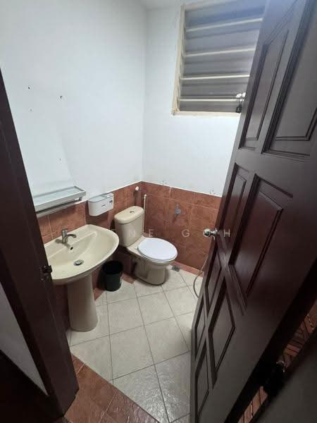 Rumah Teres 2-Tingkat untuk Dijual di Pulau Tikus (Penang) - Irene Goh - Bathroom - PropertyGuru.com.my