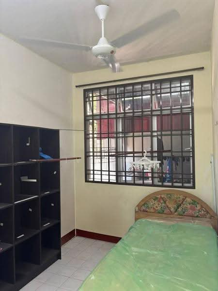 Semi-Detached House for Rent in Taman Rinting (Masai) - Ivy Low - Bedroom - PropertyGuru.com.my