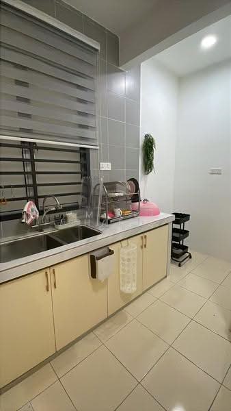 Kondominium untuk Disewa di Residensi Adelia - Amirul Shafiq - Kitchen - PropertyGuru.com.my
