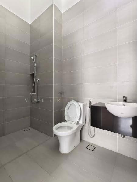Semi-Detached House for Sale in Taman Ekoflora (Johor Bahru) - Valerie Saw - Bathroom - PropertyGuru.com.my