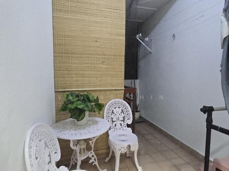 Kondominium untuk Dijual di Avant Court Condominium - Vaness Chin - Balcony - PropertyGuru.com.my