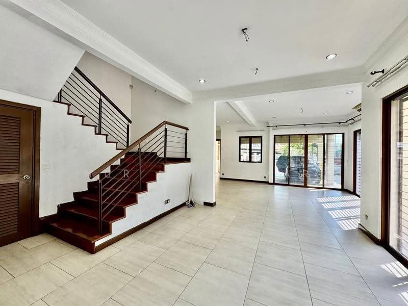 2-storey Terraced House for Sale in Bukit Jelutong (Shah Alam) - Nur Alia Omar - Living Room - PropertyGuru.com.my