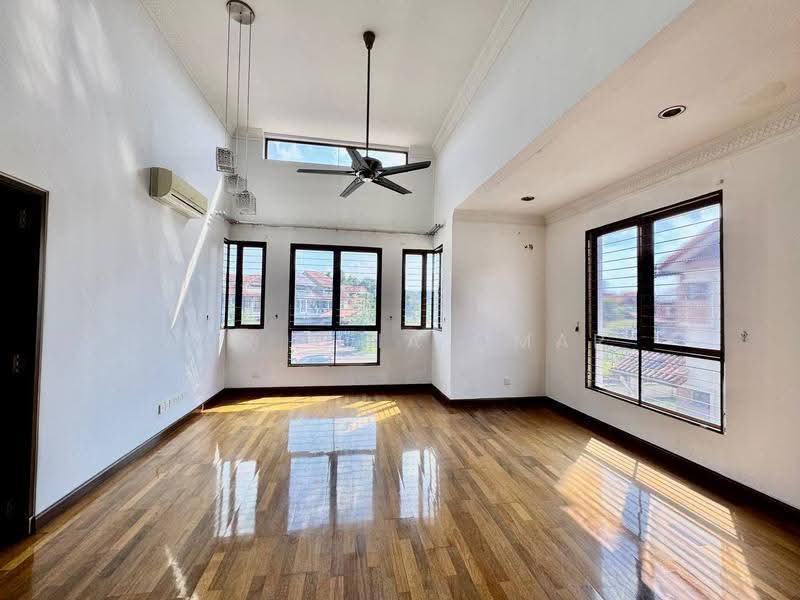 2-storey Terraced House for Sale in Bukit Jelutong (Shah Alam) - Nur Alia Omar - Living Room - PropertyGuru.com.my