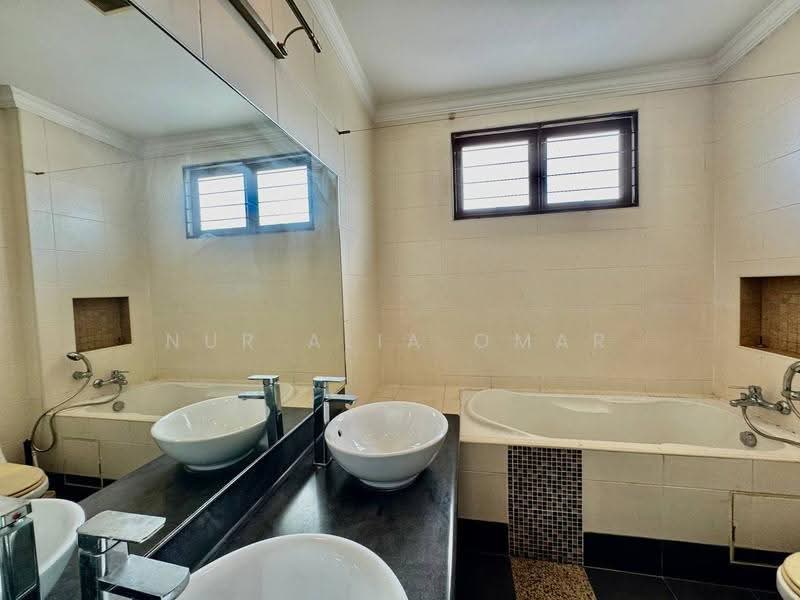 2-storey Terraced House for Sale in Bukit Jelutong (Shah Alam) - Nur Alia Omar - Bathroom - PropertyGuru.com.my