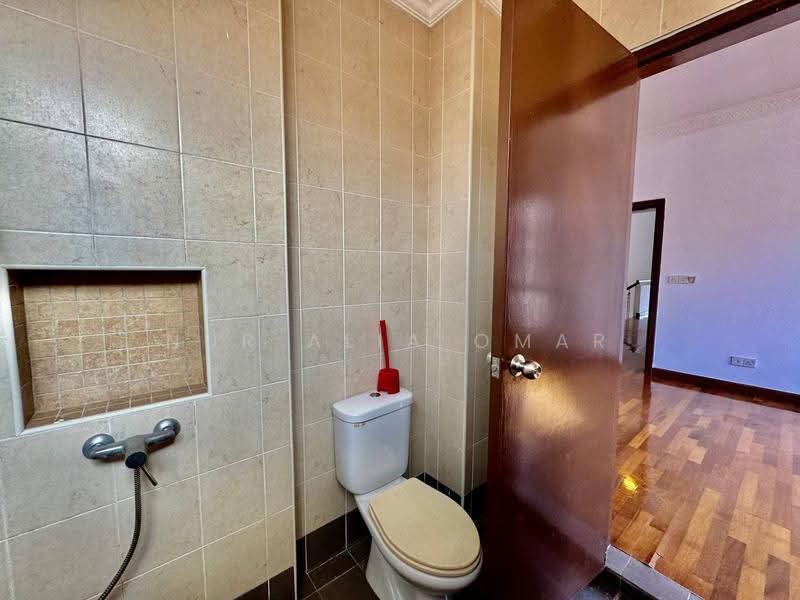2-storey Terraced House for Sale in Bukit Jelutong (Shah Alam) - Nur Alia Omar - Bathroom - PropertyGuru.com.my