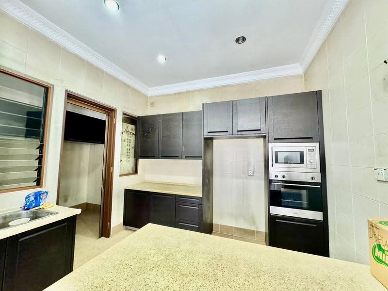 2-storey Terraced House for Sale in Bukit Jelutong (Shah Alam) - Nur Alia Omar - Kitchen - PropertyGuru.com.my