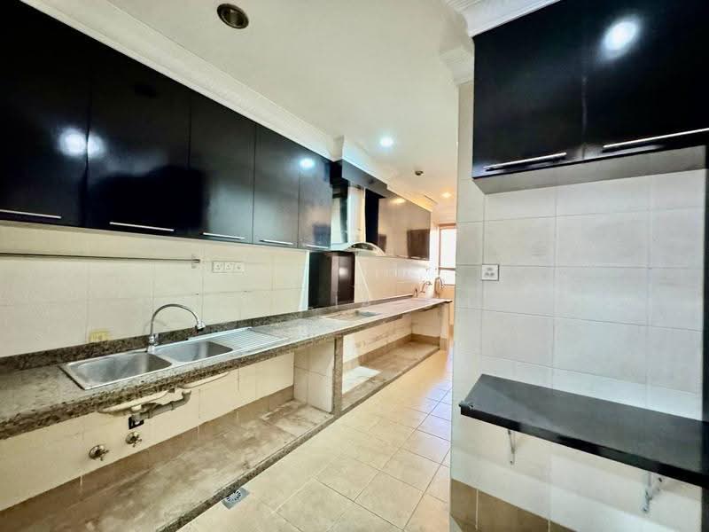 2-storey Terraced House for Sale in Bukit Jelutong (Shah Alam) - Nur Alia Omar - Kitchen - PropertyGuru.com.my