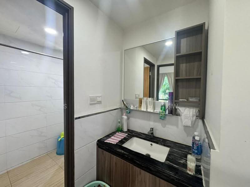 Service Residence for Rent at Country Garden Central Park - Shirley Haw - Bathroom - PropertyGuru.com.my