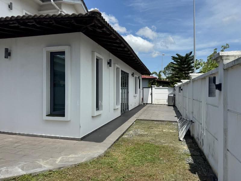 Terraced House for Rent in Bandar Botanic (Klang) - Penny Chia - Exterior - PropertyGuru.com.my