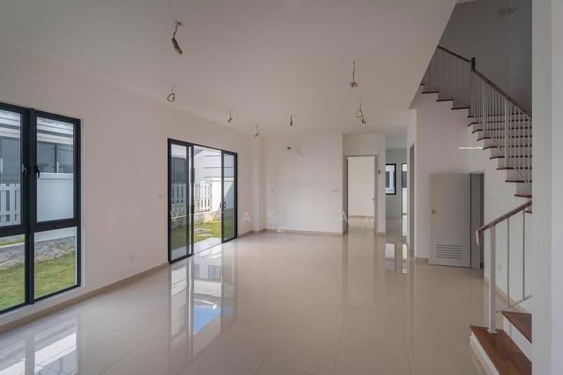 Semi-Detached House for Sale in Setia Eco Park (Setia Alam) - Vitas Tan - Living Room - PropertyGuru.com.my