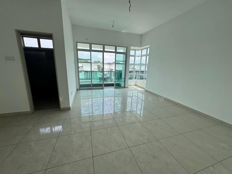 Rumah Kluster untuk Dijual di Taman Kempas Utama (Tebrau) - Valerie Saw - Living Room - PropertyGuru.com.my