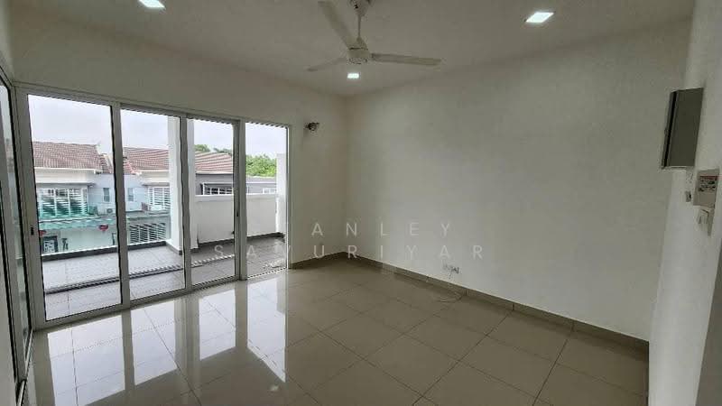 Rumah Teres 3-Tingkat untuk Dijual di Taman Putra Prima (Puchong) - Stanley Savuriyar - Balcony - PropertyGuru.com.my