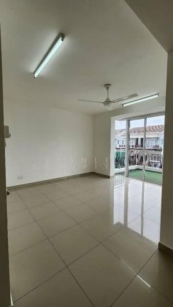Rumah Teres 3-Tingkat untuk Dijual di Taman Putra Prima (Puchong) - Stanley Savuriyar - Living Room - PropertyGuru.com.my