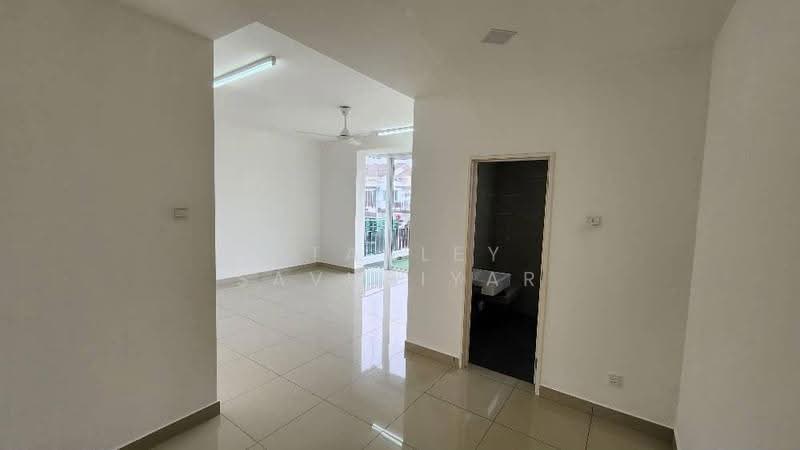 Rumah Teres 3-Tingkat untuk Dijual di Taman Putra Prima (Puchong) - Stanley Savuriyar - Living Room - PropertyGuru.com.my