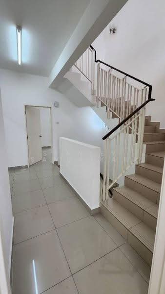 Rumah Teres 3-Tingkat untuk Dijual di Taman Putra Prima (Puchong) - Stanley Savuriyar - Corridor - PropertyGuru.com.my