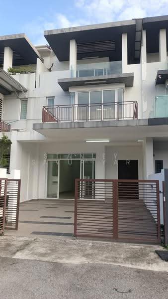 Rumah Teres 3-Tingkat untuk Dijual di Taman Putra Prima (Puchong) - Stanley Savuriyar - Exterior - PropertyGuru.com.my