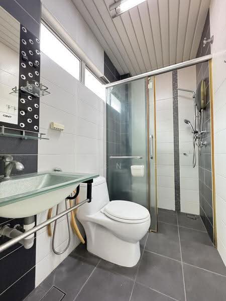 Rumah Teres 2-Tingkat untuk Dijual di Taman Wawasan (Puchong) - Jayden Lee - Bathroom - PropertyGuru.com.my