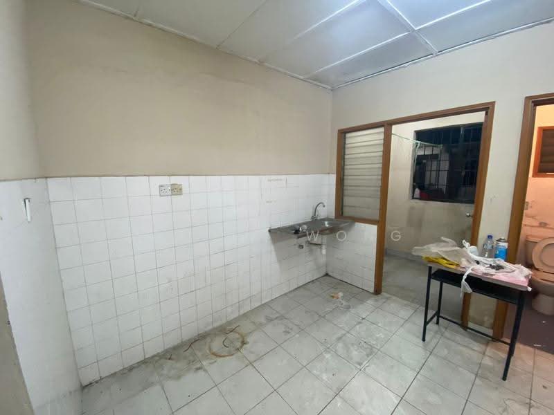 Flat for Sale at Mutiara Magna - Wilson Wong - Kitchen - PropertyGuru.com.my