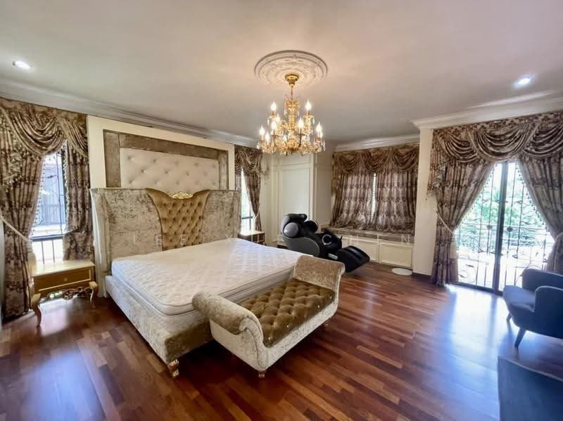 Bungalow House for Rent in Bayan Lepas (Penang) - Lee Xue Chen - Master Bedroom - PropertyGuru.com.my