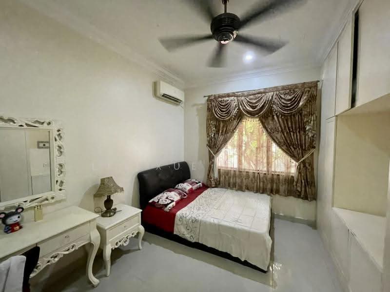 Bungalow House for Rent in Bayan Lepas (Penang) - Lee Xue Chen - Bedroom - PropertyGuru.com.my