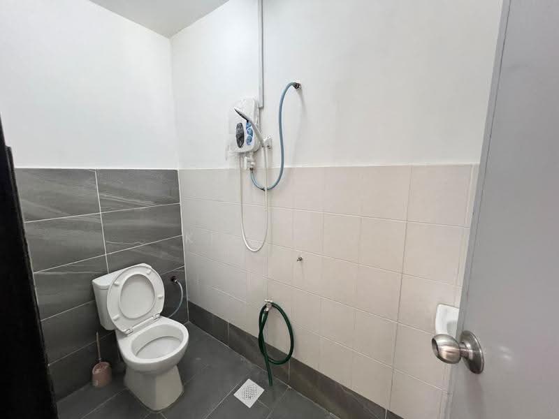 3-storey Terraced House for Sale in Masai (Johor) - Kimi Kiu - Bathroom - PropertyGuru.com.my